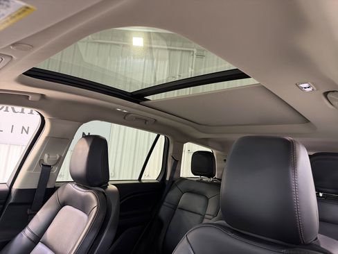 Used 2023 Lincoln Aviator 2WD w/ Premium Package image 20