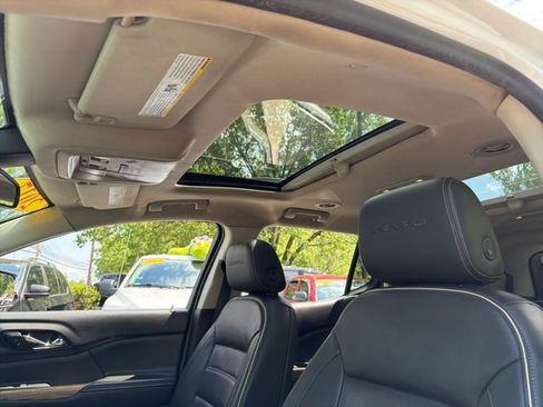 Used 2017 GMC Acadia Denali w/ Technology Package AWD/4WD image 15