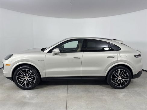 New 2026 Porsche Cayenne E-Hybrid Coupe image 2