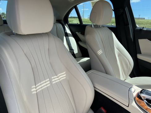 Used 2019 Mercedes-Benz E 300 4MATIC image 35