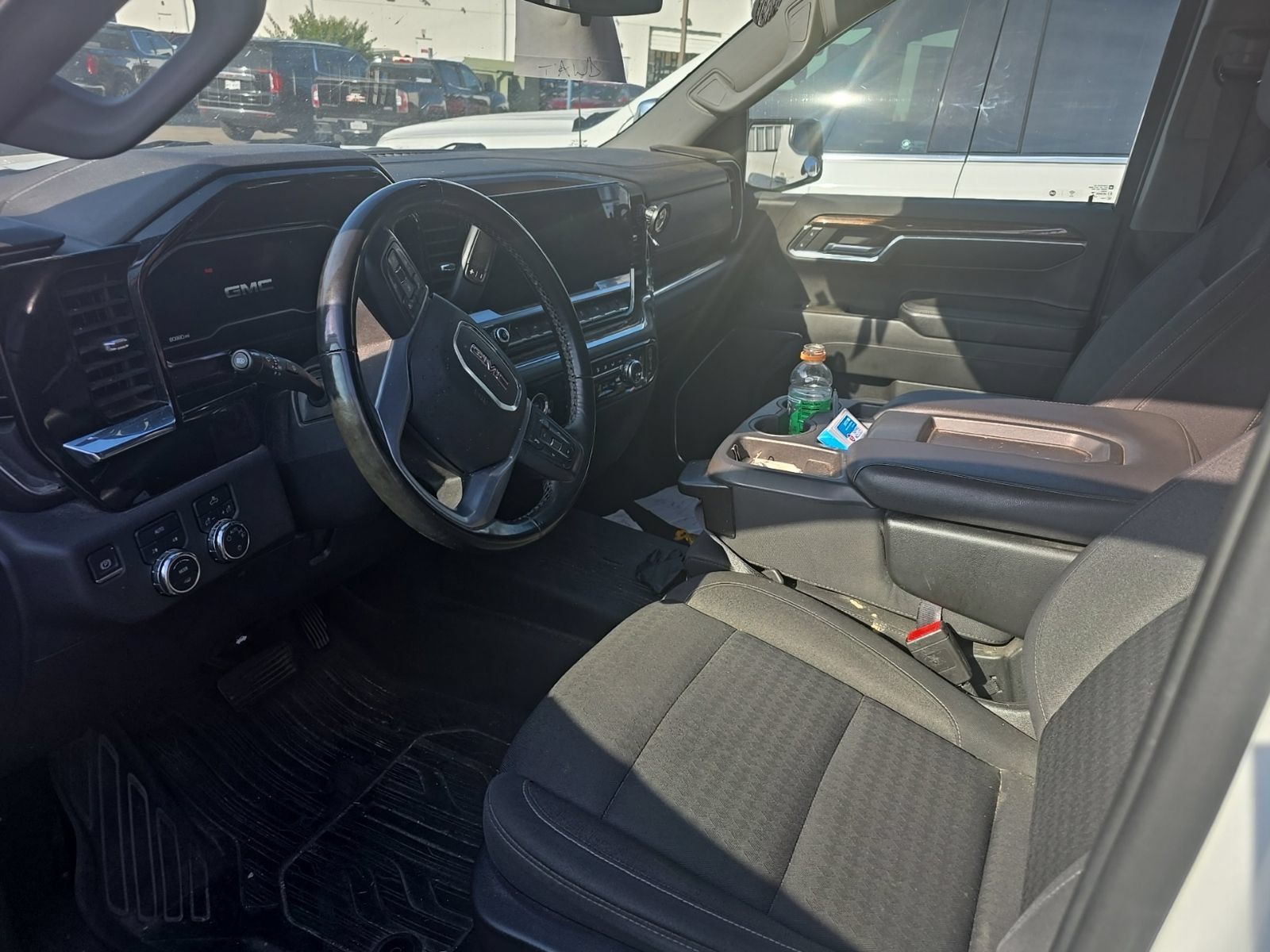 Used 2023 GMC Sierra 1500 SLE AWD/4WD image 9