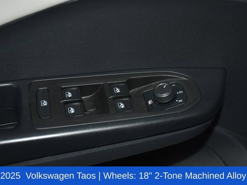 Used 2025 Volkswagen Taos SE FWD image 24