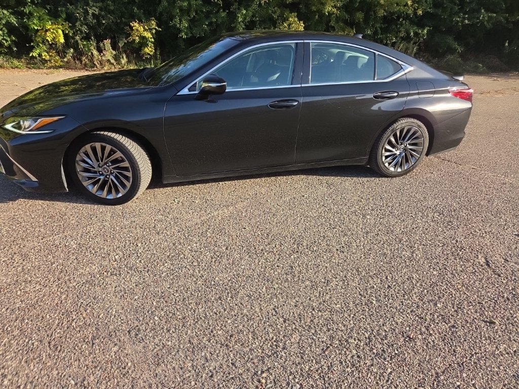 Used 2024 Lexus ES 350 w/ Accessory Package (Z1) FWD image 3