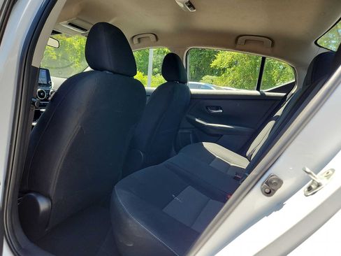 Used 2025 Nissan Sentra SV FWD image 10