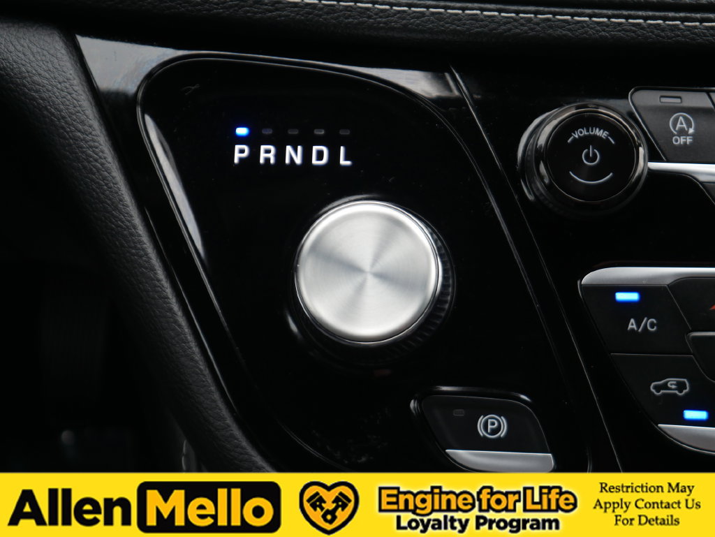 Used 2025 Chrysler Pacifica Limited FWD image 25