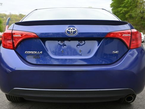 Used 2017 Toyota Corolla SE w/ Carpet Mat Package (TMS) FWD image 4