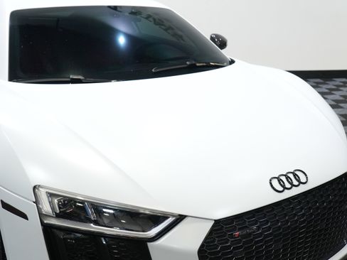 Used 2018 Audi R8 V10 plus image 11