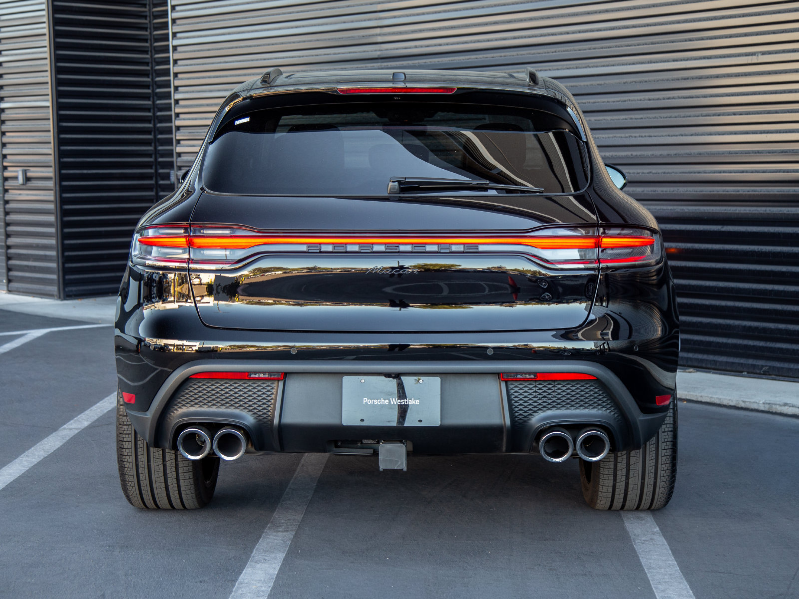 Certified 2026 Porsche Macan AWD/4WD image 6