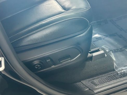 Used 2023 Jeep Grand Cherokee Limited image 30