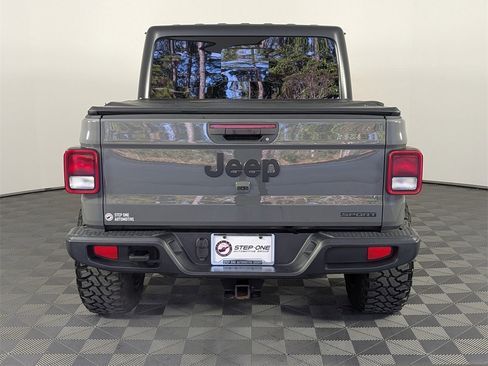 Used 2021 Jeep Gladiator Sport image 6