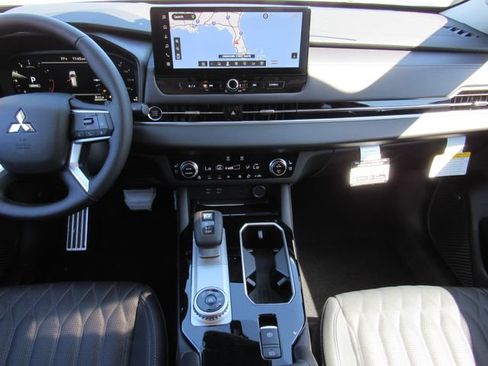 New 2026 Mitsubishi Outlander SEL FWD image 19