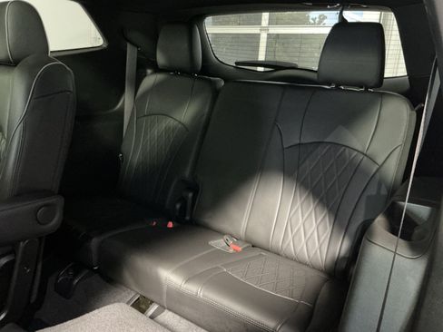 Used 2024 Buick Enclave Avenir w/ Avenir Technology Package AWD/4WD image 26