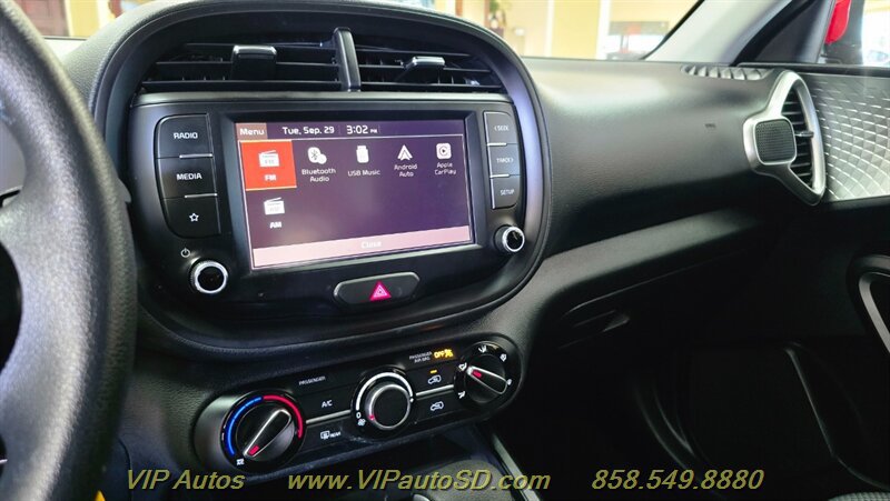 Used 2023 Kia Soul LX FWD image 18