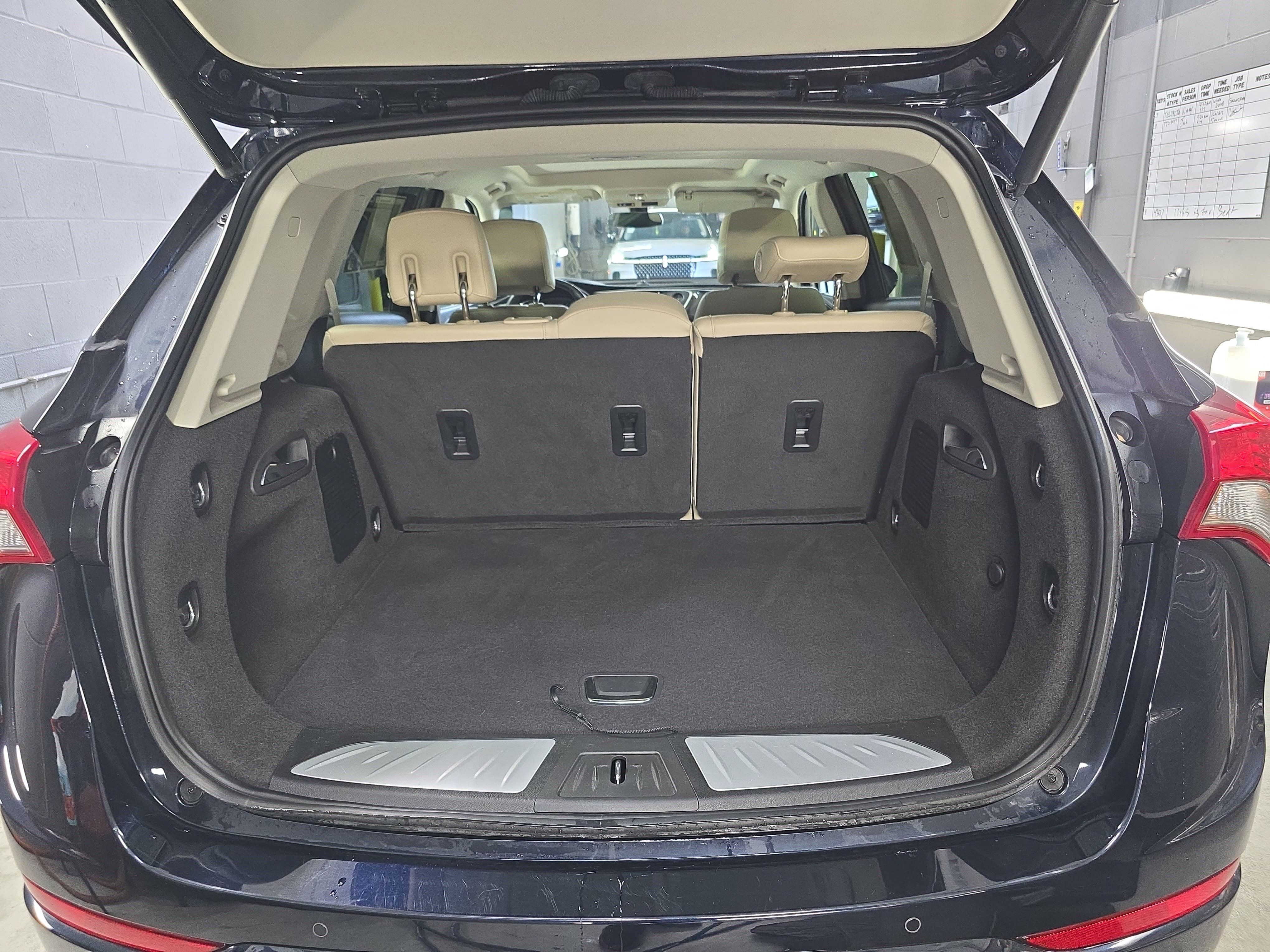 Used 2020 Buick Envision Essence w/ Experience Buick Package FWD image 12