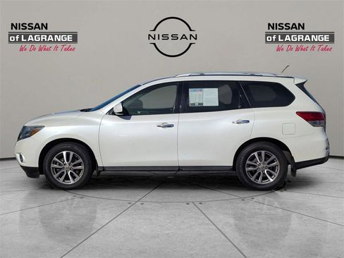 Used 2015 Nissan Pathfinder SV image 8