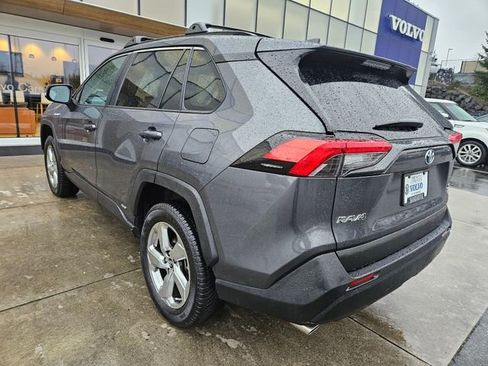 Used 2021 Toyota RAV4 XLE Premium image 7