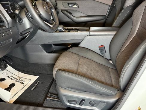 Used 2021 Nissan Rogue SV FWD image 19