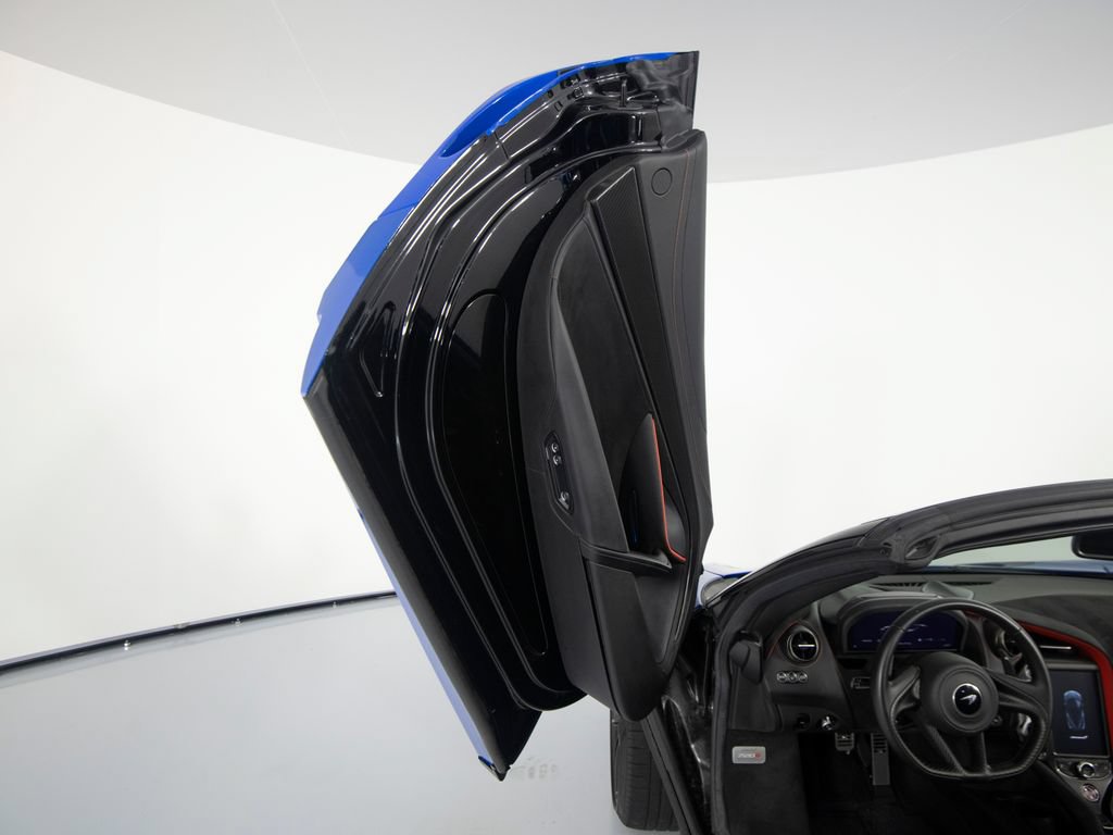 Used 2020 McLaren 720S Performance RWD image 9