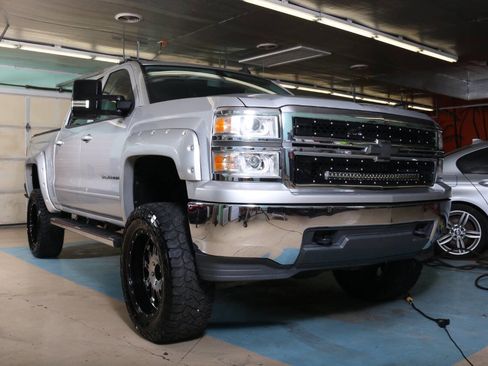 Used 2015 Chevrolet Silverado 1500 LT AWD/4WD image 6