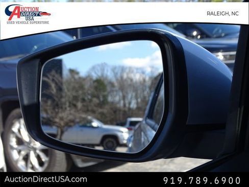 Used 2020 Nissan Kicks SV image 35