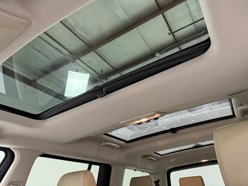 Used 2013 Land Rover LR4 HSE image 23