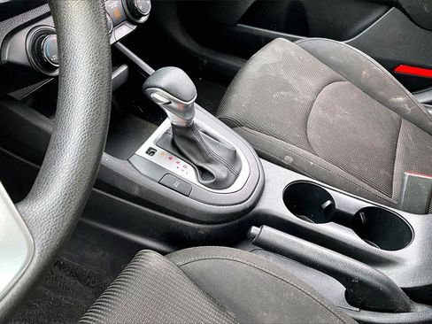 Used 2020 Kia Forte LXS image 12