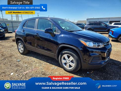 Used 2022 Chevrolet Trax LS w/ Tint and Cruise Package AWD/4WD image 5