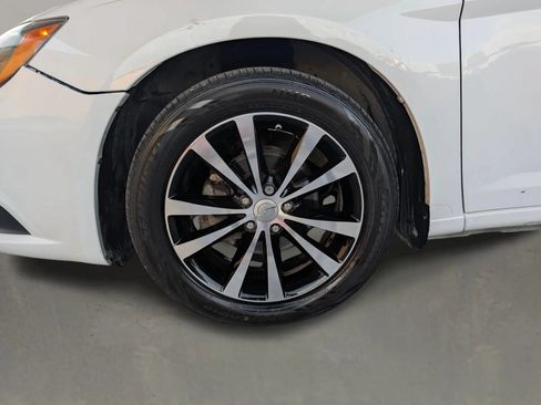 Used 2012 Chrysler 200 S FWD image 10