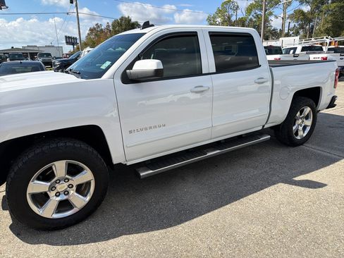 Used 2015 Chevrolet Silverado 1500 LT w/ LT Convenience Package image 4