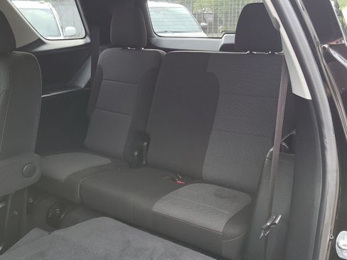 Used 2021 Chevrolet Traverse LT FWD image 24
