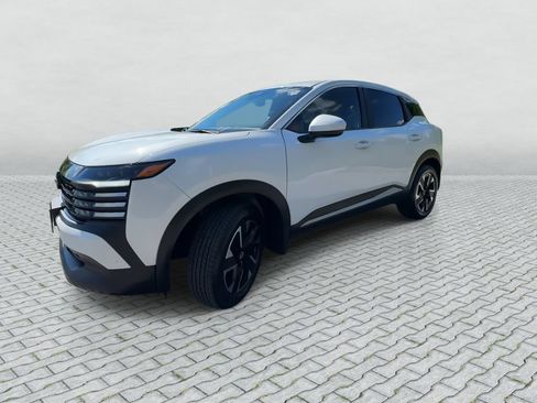 Certified 2025 Nissan Kicks SV AWD/4WD image 4