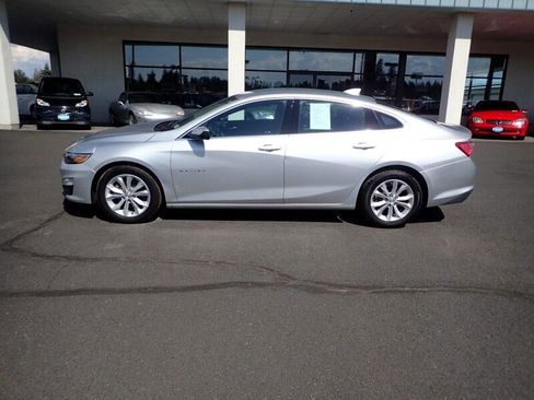Used 2020 Chevrolet Malibu LT image 2