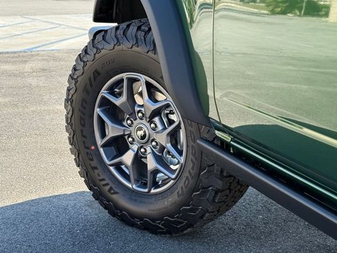 New 2025 Ford Bronco Badlands w/ Black Appearance Package image 18