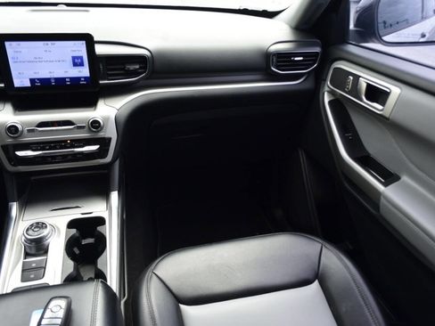 Used 2022 Ford Explorer XLT w/ Equipment Group 202A image 35