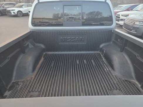 Used 2019 Nissan Frontier SV image 12