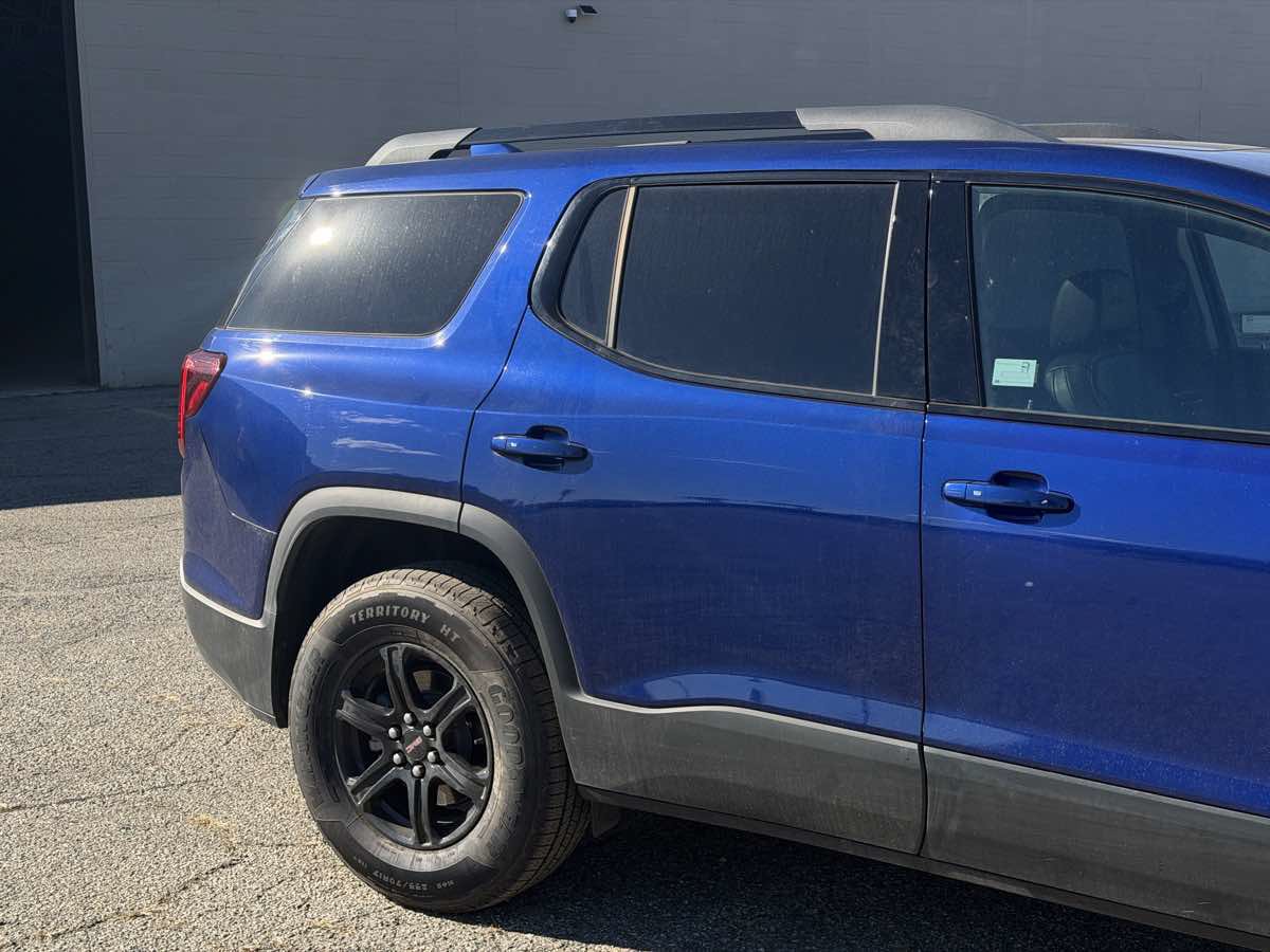Used 2023 GMC Acadia AT4 w/ Technology Package AWD/4WD image 3