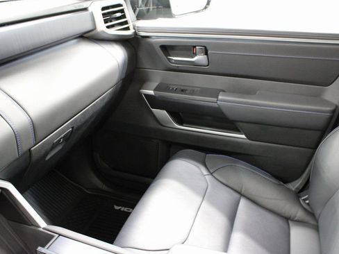 Used 2025 Toyota Sequoia Platinum image 25