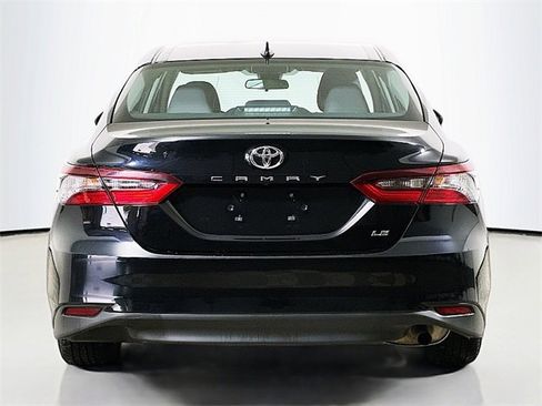 Used 2024 Toyota Camry LE image 6
