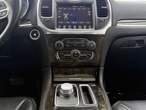 Used 2017 Chrysler 300 C w/ Safetytec Plus Group RWD image 15