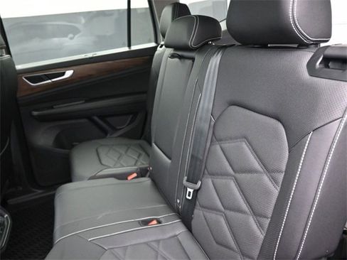 New 2026 Volkswagen Atlas SE image 12