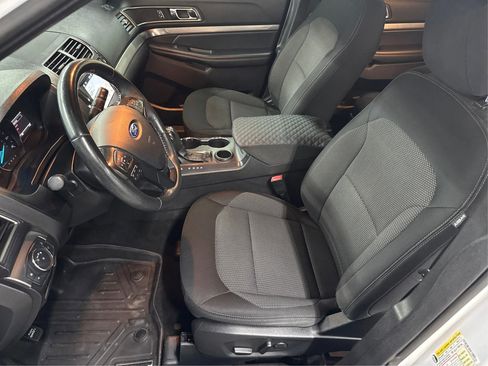 Used 2019 Ford Explorer XLT w/ Equipment Group 201A FWD image 25
