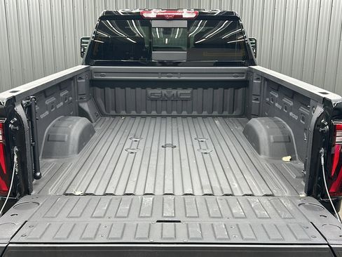 Used 2025 GMC Sierra 3500 Denali image 17