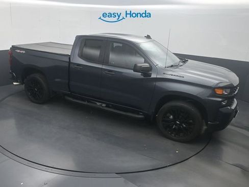 Used 2020 Chevrolet Silverado 1500 Custom w/ Custom Value Package AWD/4WD image 18