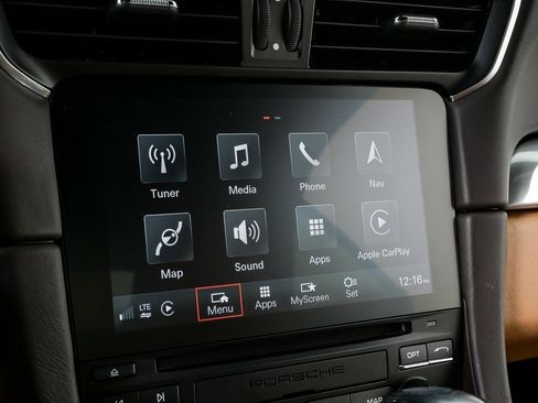 Certified 2018 Porsche 911 Carrera 4S image 14