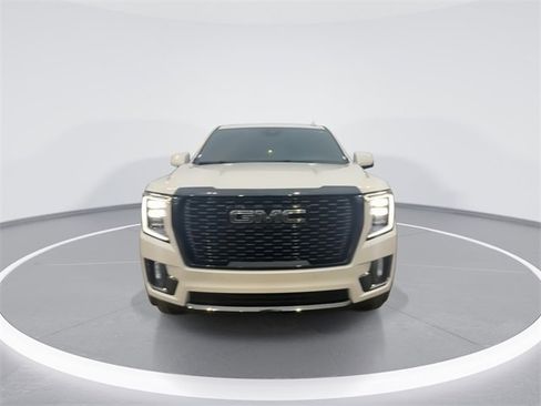 Used 2023 GMC Yukon Denali Ultimate image 3