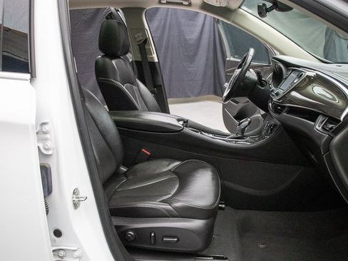 Used 2020 Buick Envision Premium image 16