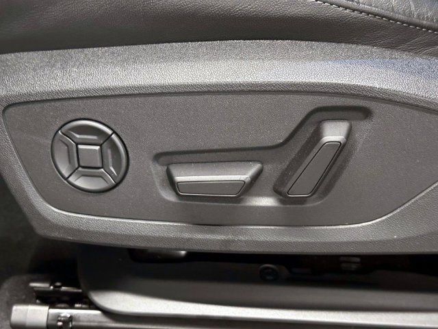 Used 2025 Audi Q6 e-tron Premium w/ Convenience Package AWD/4WD image 22
