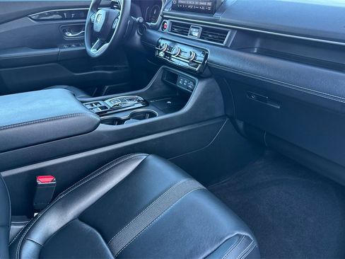 Used 2025 Honda Pilot EX-L image 16