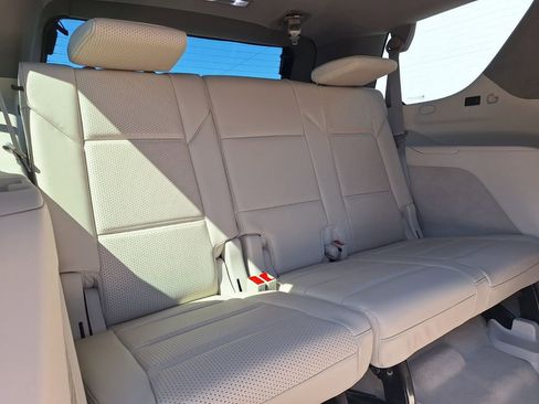 Certified 2023 Cadillac Escalade Premium Luxury Platinum w/ LPO, Radiant Package image 32