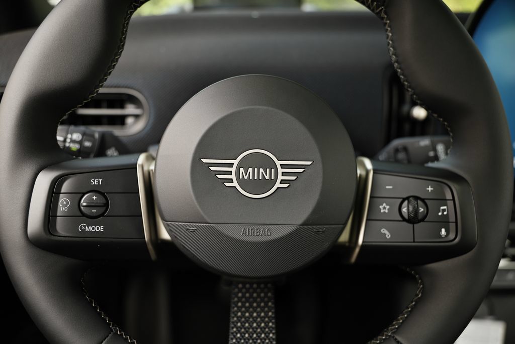 New 2026 MINI Cooper 4-Door Hardtop FWD image 34